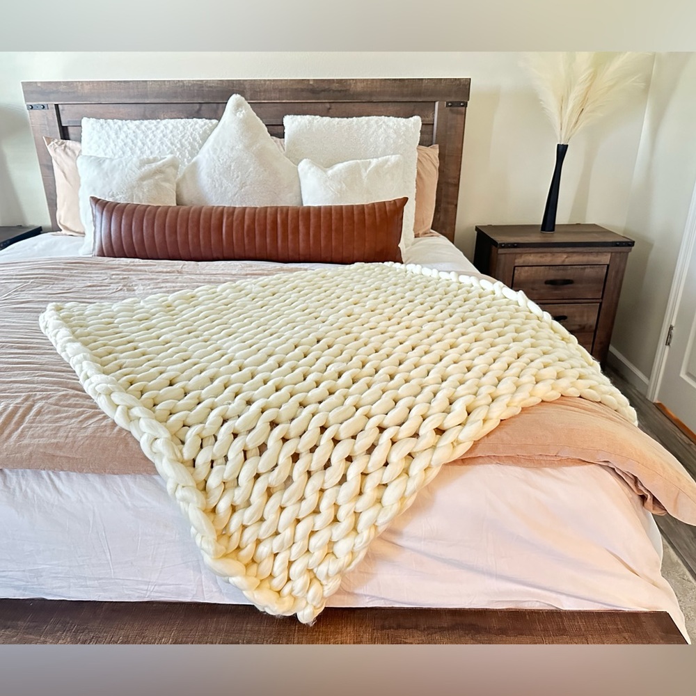 Alpaca wool chunky blanket
